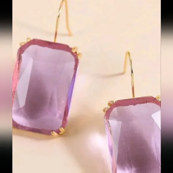 Square Iridescent Purple crystal stud earrings - Picture 2 of 6